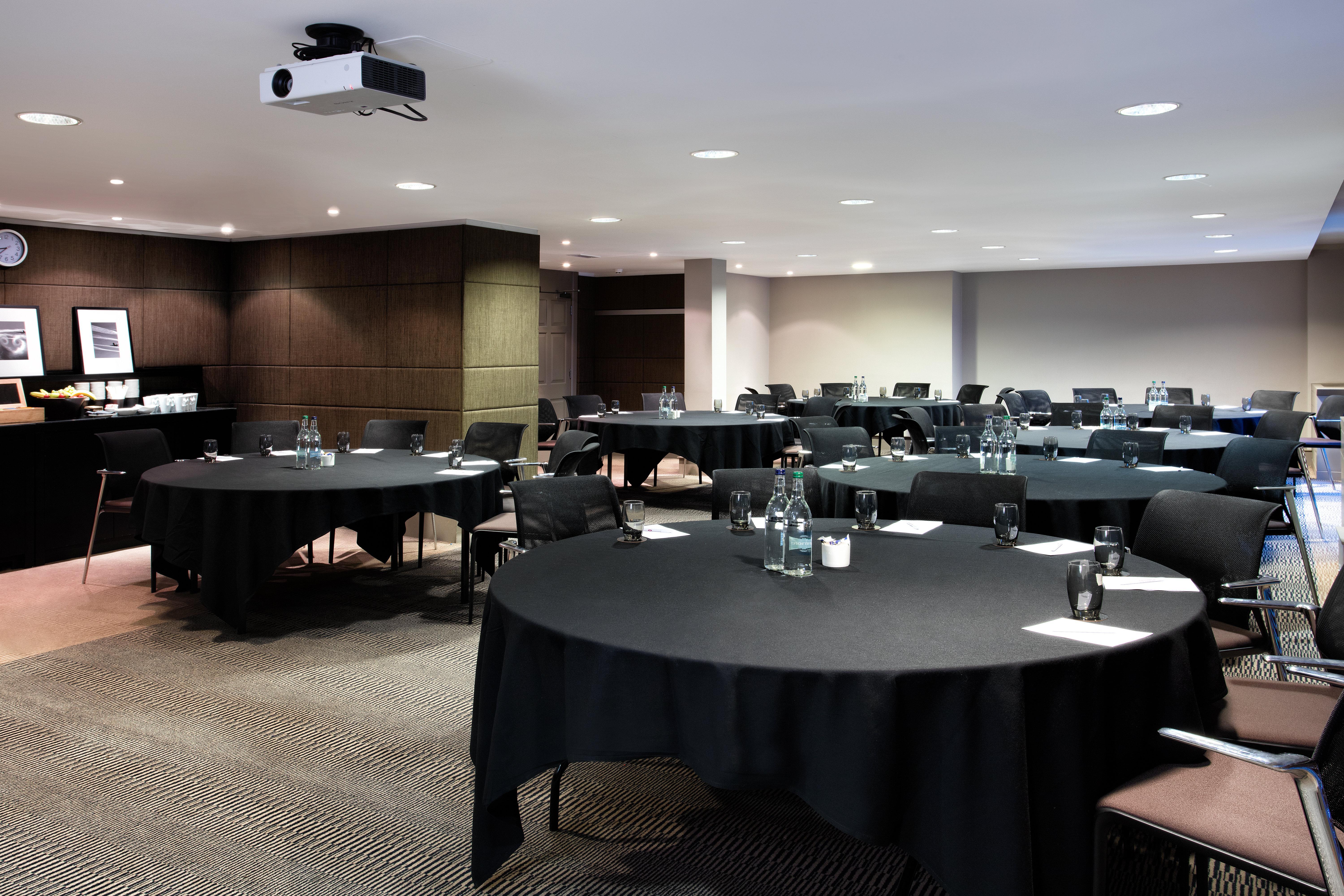 Crowne Plaza Heathrow, An Ihg